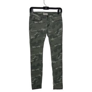 Vintage Y2k MUDD Junior Camo Skinny Jeans